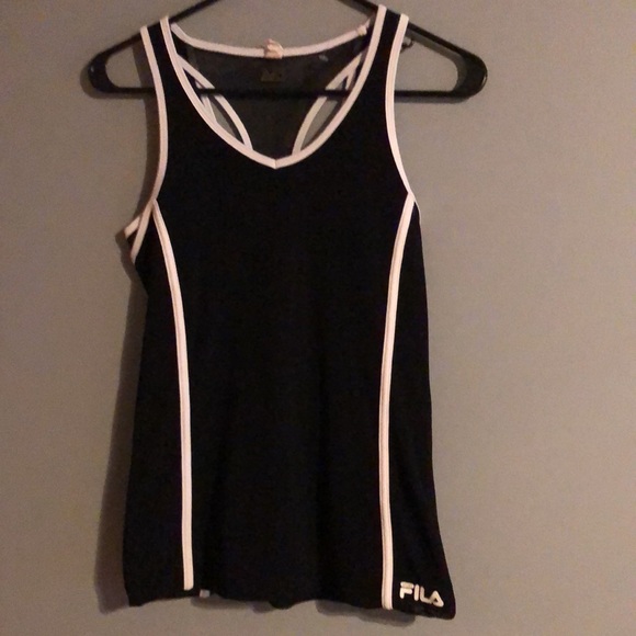 *WORN ONCE* WOMAN FILS TANK TOP WITH BUILT IN BRA! SIZE SMALL! - Picture 2 of 5